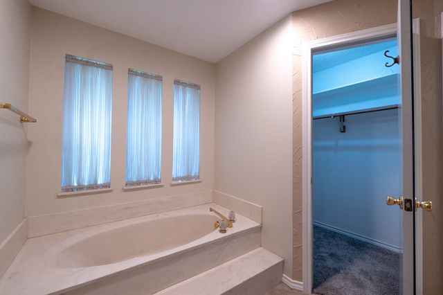 2505 Copper Creek Lane, Carrollton, TX 75006