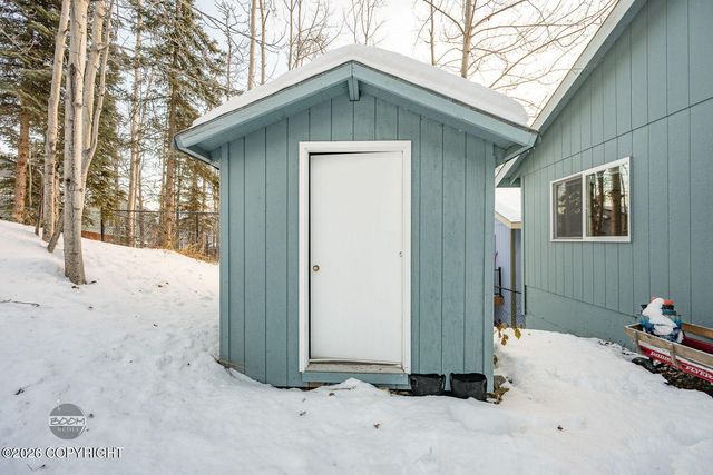 8935 Birch Park Circle, Eagle River, AK 99577