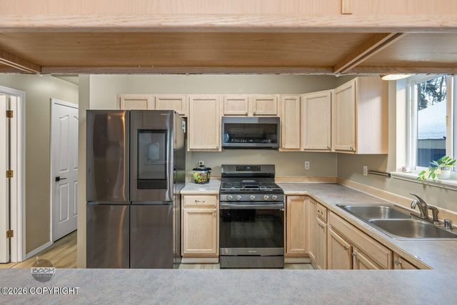 8935 Birch Park Circle, Eagle River, AK 99577