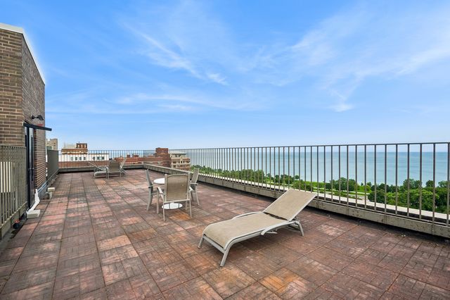 5401 S Hyde Park Boulevard 401, Chicago, IL 60615
