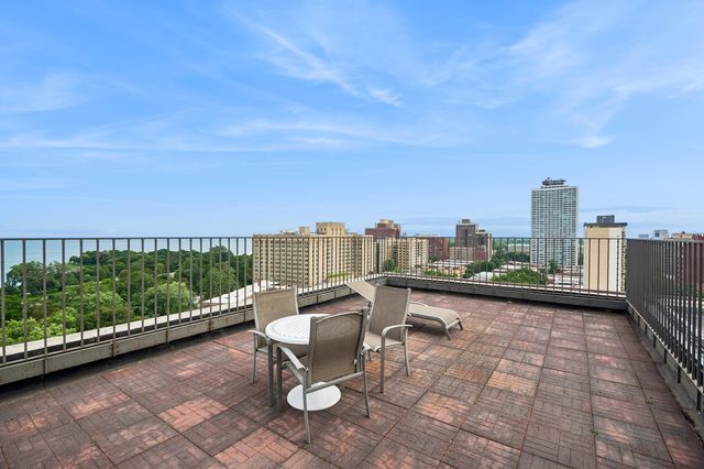 5401 S Hyde Park Boulevard 401, Chicago, IL 60615