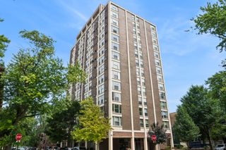 5401 S Hyde Park Boulevard 401, Chicago, IL 60615