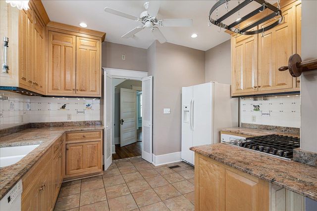 1630 CARR AVE, Memphis, TN 38104