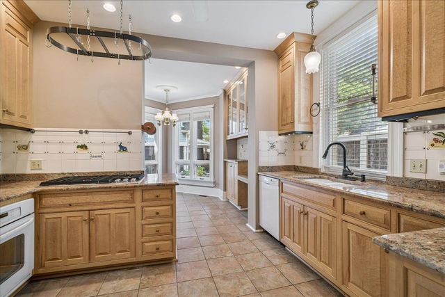 1630 CARR AVE, Memphis, TN 38104