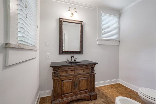 1630 CARR AVE, Memphis, TN 38104