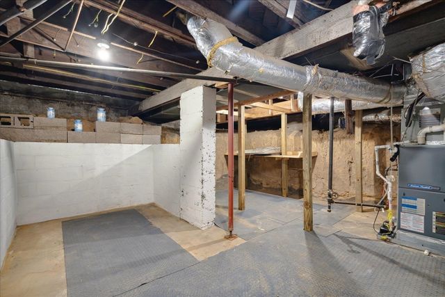 1630 CARR AVE, Memphis, TN 38104