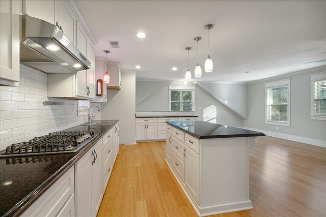 1630 CARR AVE, Memphis, TN 38104