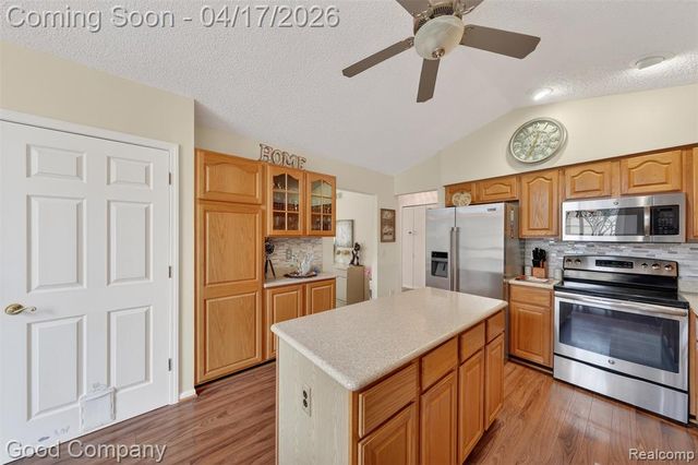 21650 River Ridge Trail, Farmington Hills, MI 48335