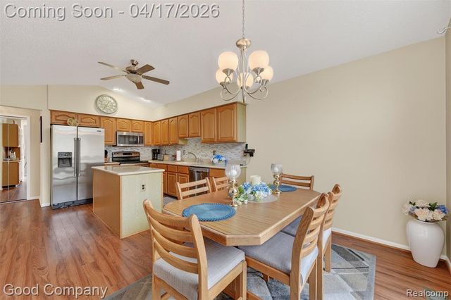 21650 River Ridge Trail, Farmington Hills, MI 48335