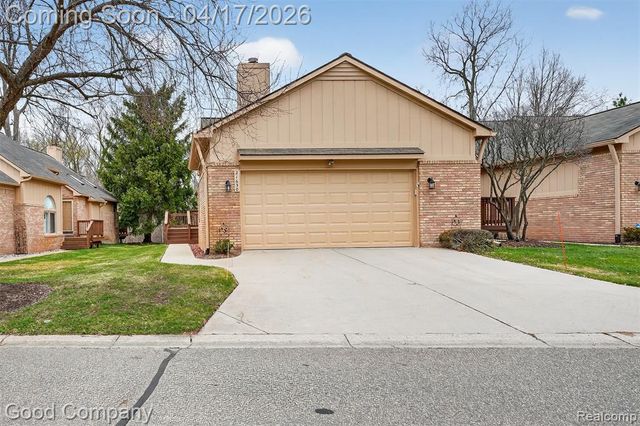 21650 River Ridge Trail, Farmington Hills, MI 48335