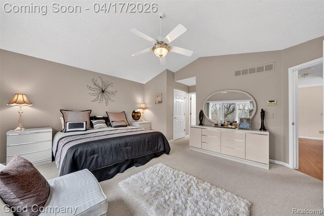 21650 River Ridge Trail, Farmington Hills, MI 48335