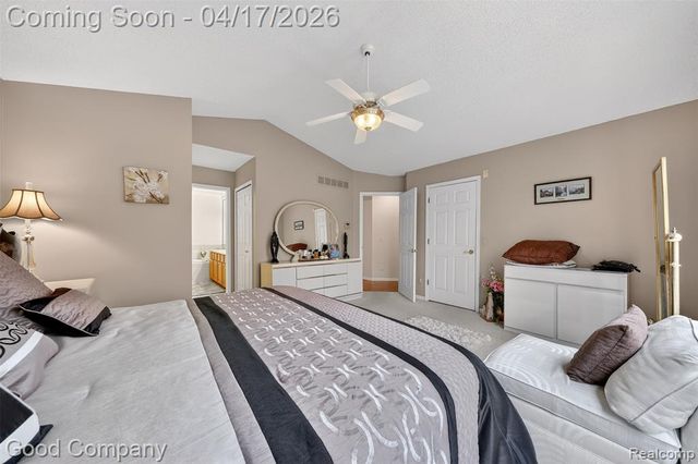21650 River Ridge Trail, Farmington Hills, MI 48335