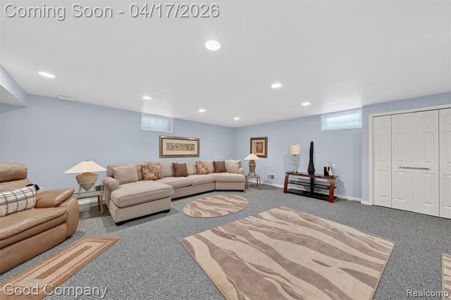21650 River Ridge Trail, Farmington Hills, MI 48335