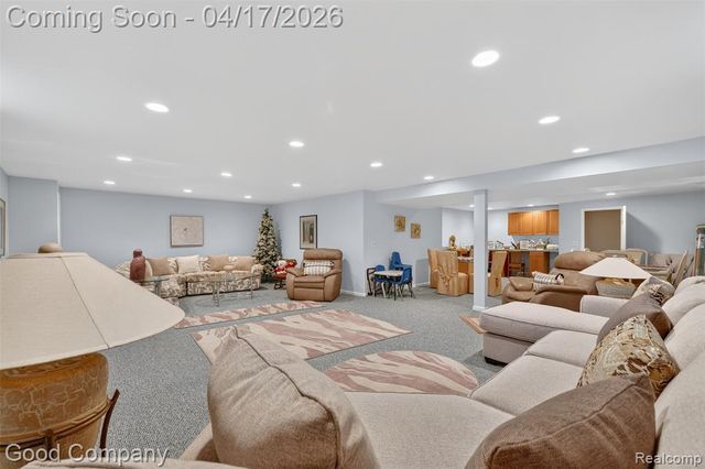 21650 River Ridge Trail, Farmington Hills, MI 48335