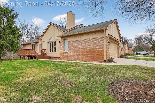 21650 River Ridge Trail, Farmington Hills, MI 48335
