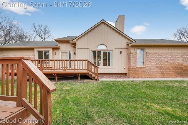 21650 River Ridge Trail, Farmington Hills, MI 48335