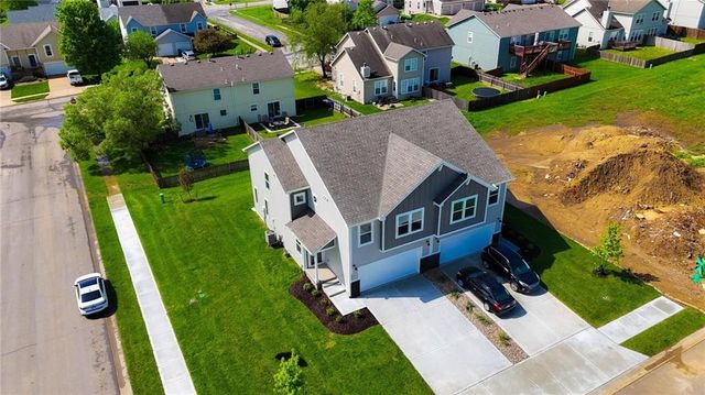 1443 S 4th Street E, Louisburg, KS 66053