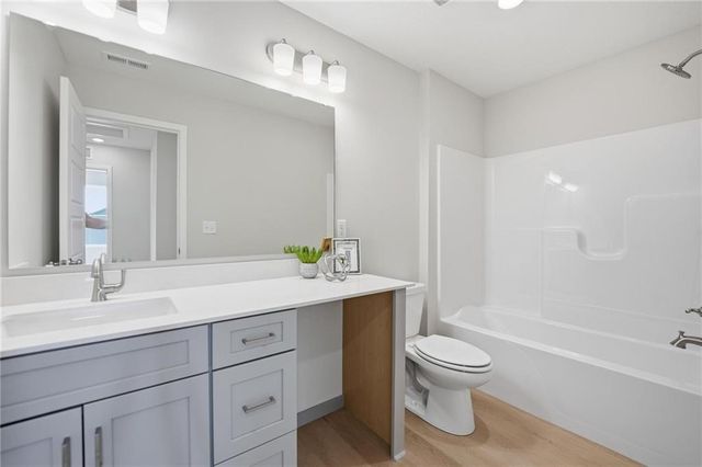 1443 S 4th Street E, Louisburg, KS 66053