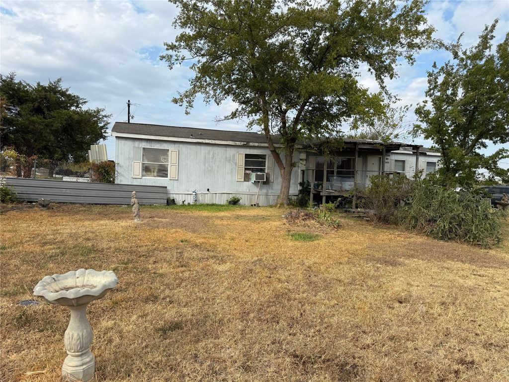 3921 Applewood Court, Alvarado, TX 76009 — exterior