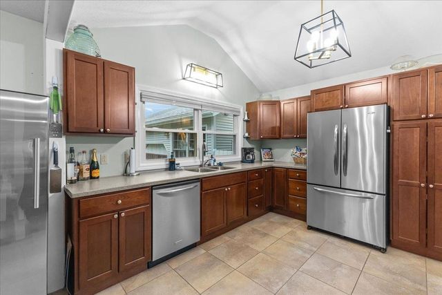 14 West Street, Essex Junction, VT 05452