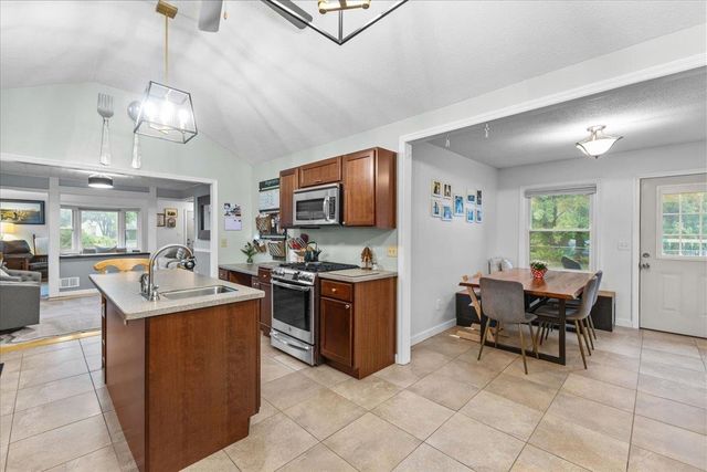 14 West Street, Essex Junction, VT 05452