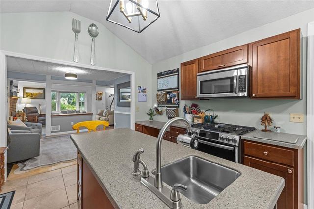 14 West Street, Essex Junction, VT 05452