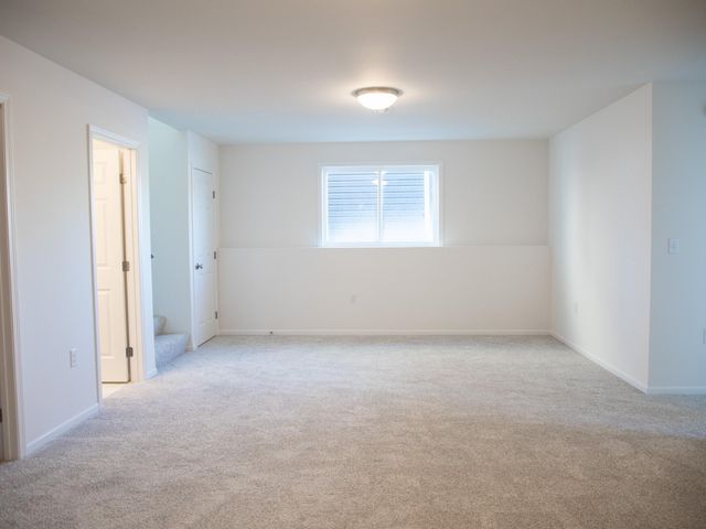 6742 Meadow View Drive S, Fargo, ND 58104