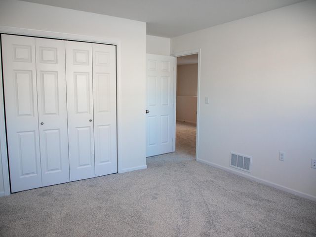 6742 Meadow View Drive S, Fargo, ND 58104