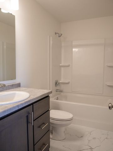 6742 Meadow View Drive S, Fargo, ND 58104