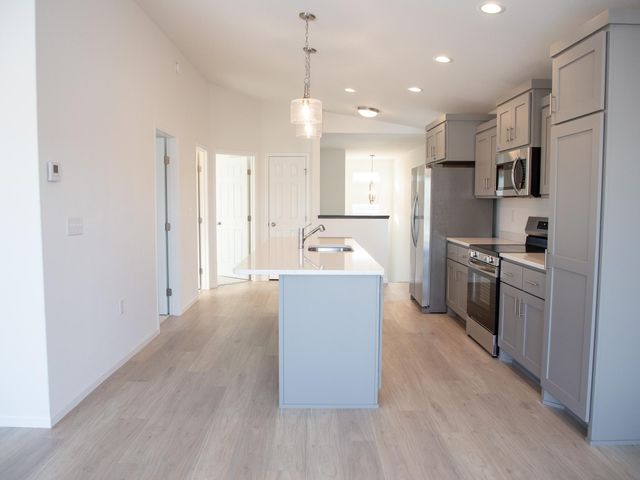 6742 Meadow View Drive S, Fargo, ND 58104