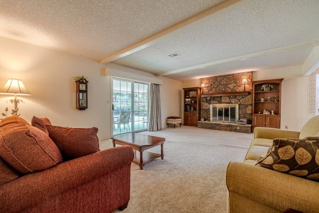 1808 N Chambers Place, Claremore, OK 74017
