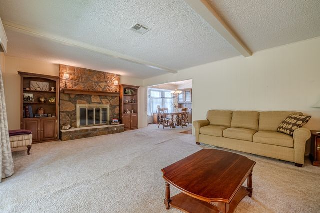 1808 N Chambers Place, Claremore, OK 74017