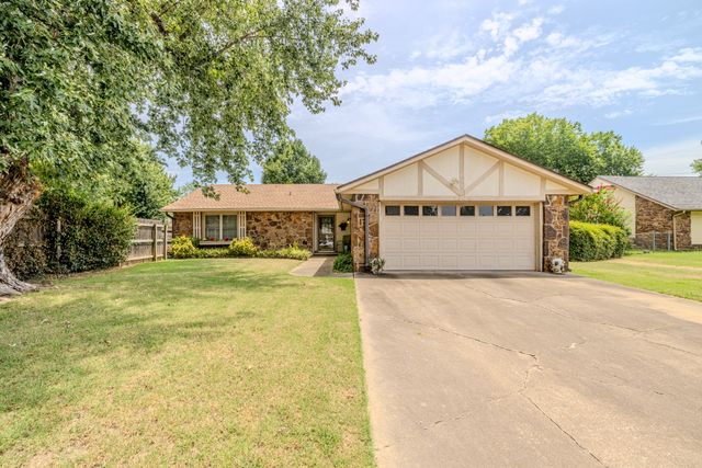 1808 N Chambers Place, Claremore, OK 74017