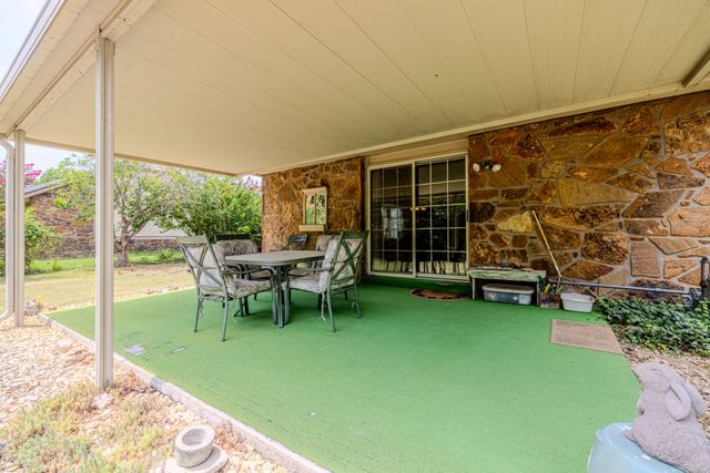 1808 N Chambers Place, Claremore, OK 74017