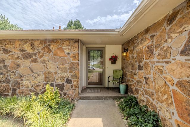 1808 N Chambers Place, Claremore, OK 74017