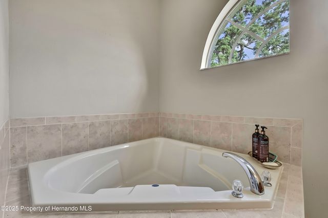 11336 Flower Avenue, Weeki Wachee, FL 34613