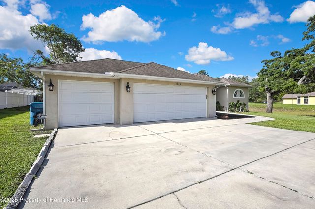 11336 Flower Avenue, Weeki Wachee, FL 34613