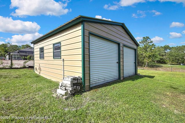 11336 Flower Avenue, Weeki Wachee, FL 34613