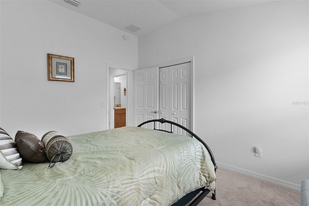 Image 25 of property listing at 733 JASON DRIVE, Lady Lake, FL 32159