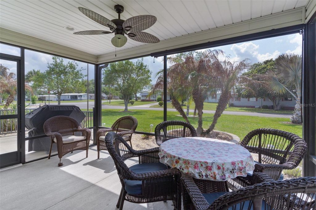 Image 30 of property listing at 733 JASON DRIVE, Lady Lake, FL 32159