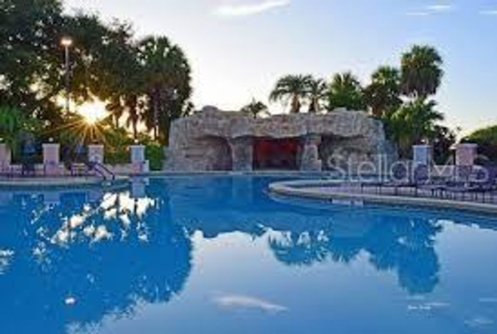 Image 40 of property listing at 733 JASON DRIVE, Lady Lake, FL 32159