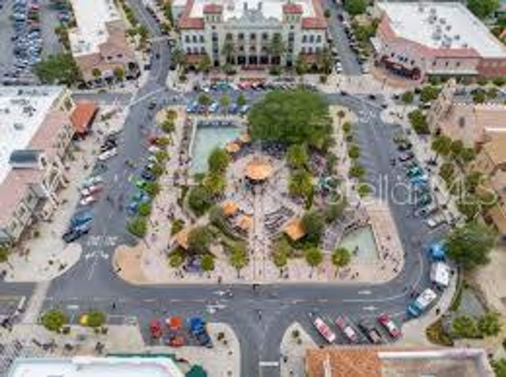 Image 42 of property listing at 733 JASON DRIVE, Lady Lake, FL 32159