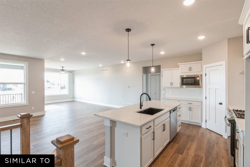 5710 NE Creek Ridge Drive, Ankeny, IA 50021