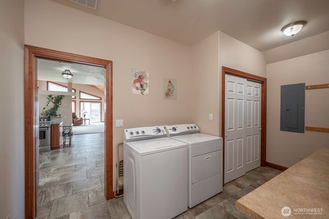 7618 Bouldercrest Road NE, Moses Lake, WA 98837