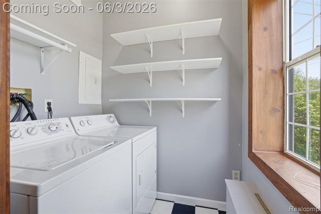5634 Chicago Road, Warren, MI 48092