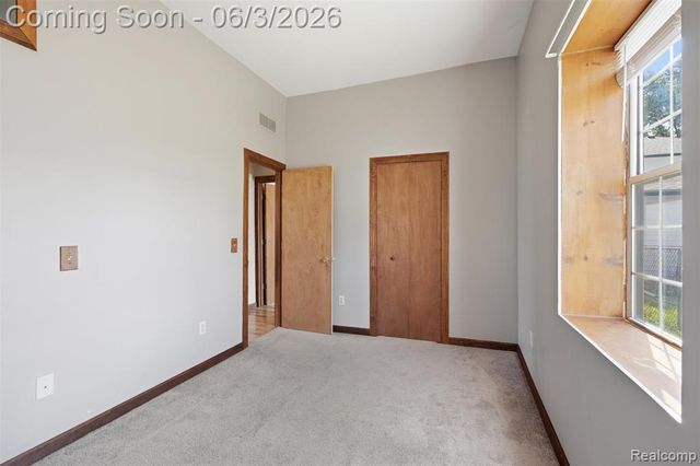 5634 Chicago Road, Warren, MI 48092