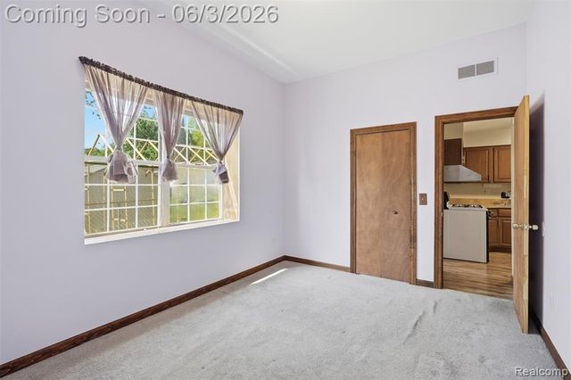 5634 Chicago Road, Warren, MI 48092