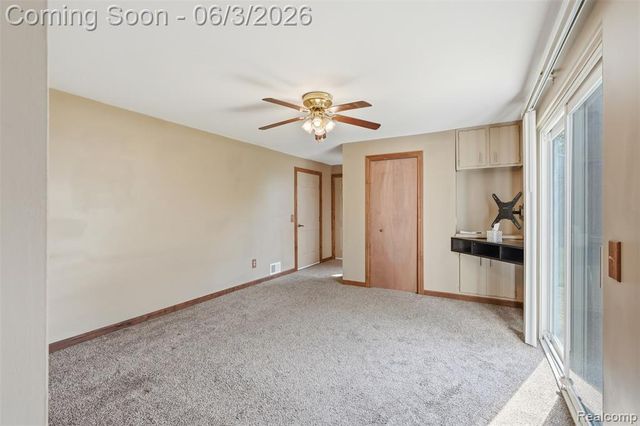 5634 Chicago Road, Warren, MI 48092