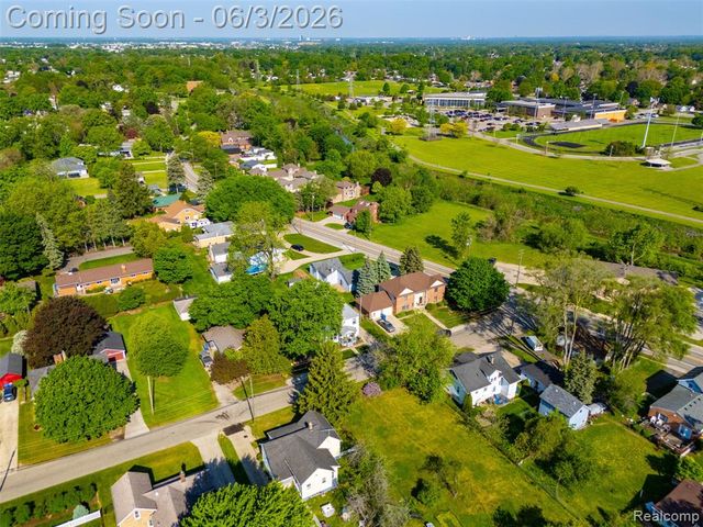 5634 Chicago Road, Warren, MI 48092