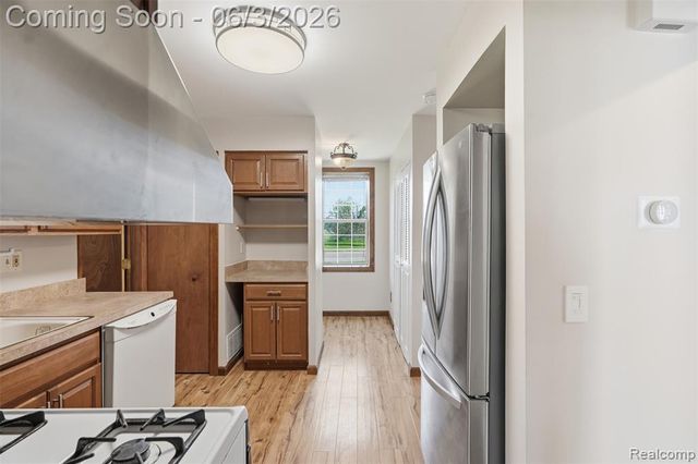 5634 Chicago Road, Warren, MI 48092